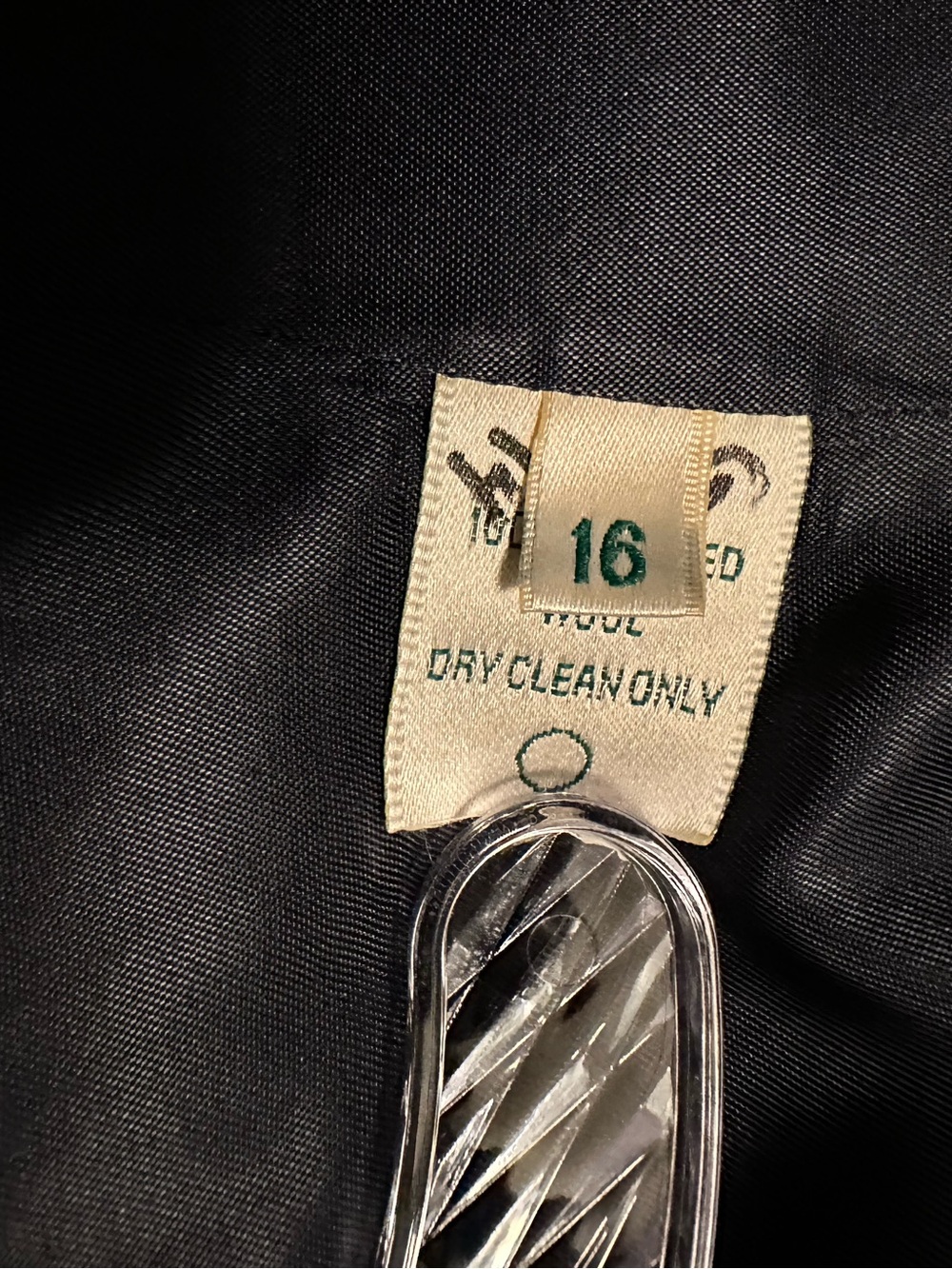 Austin Reed Women’s size 16 Navy Single-Button Sport Coat with Gold Button - Picture 10 of 12